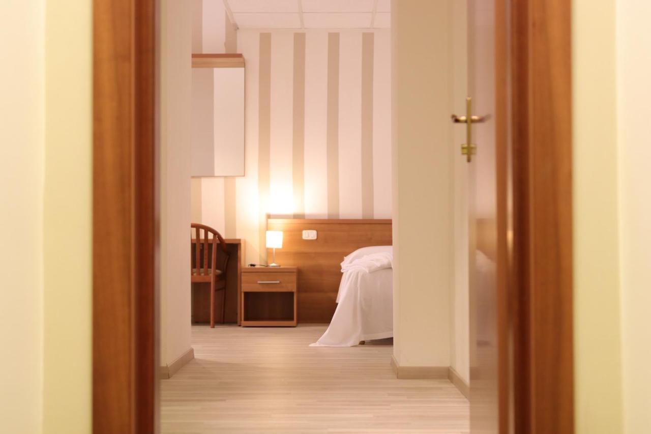 Hotel Castel Miramonti Селва ди Фасано Екстериор снимка