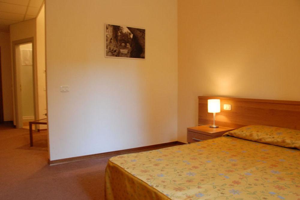Hotel Castel Miramonti Селва ди Фасано Екстериор снимка