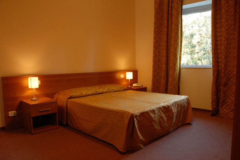 Hotel Castel Miramonti Селва ди Фасано Екстериор снимка