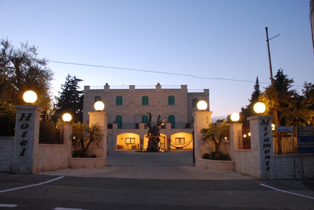 Hotel Castel Miramonti Селва ди Фасано Екстериор снимка